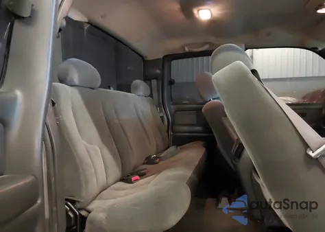 2003 Chevrolet Silverado 1500 Ls из США, поврежденный, VIN 2GCEK19T731256115